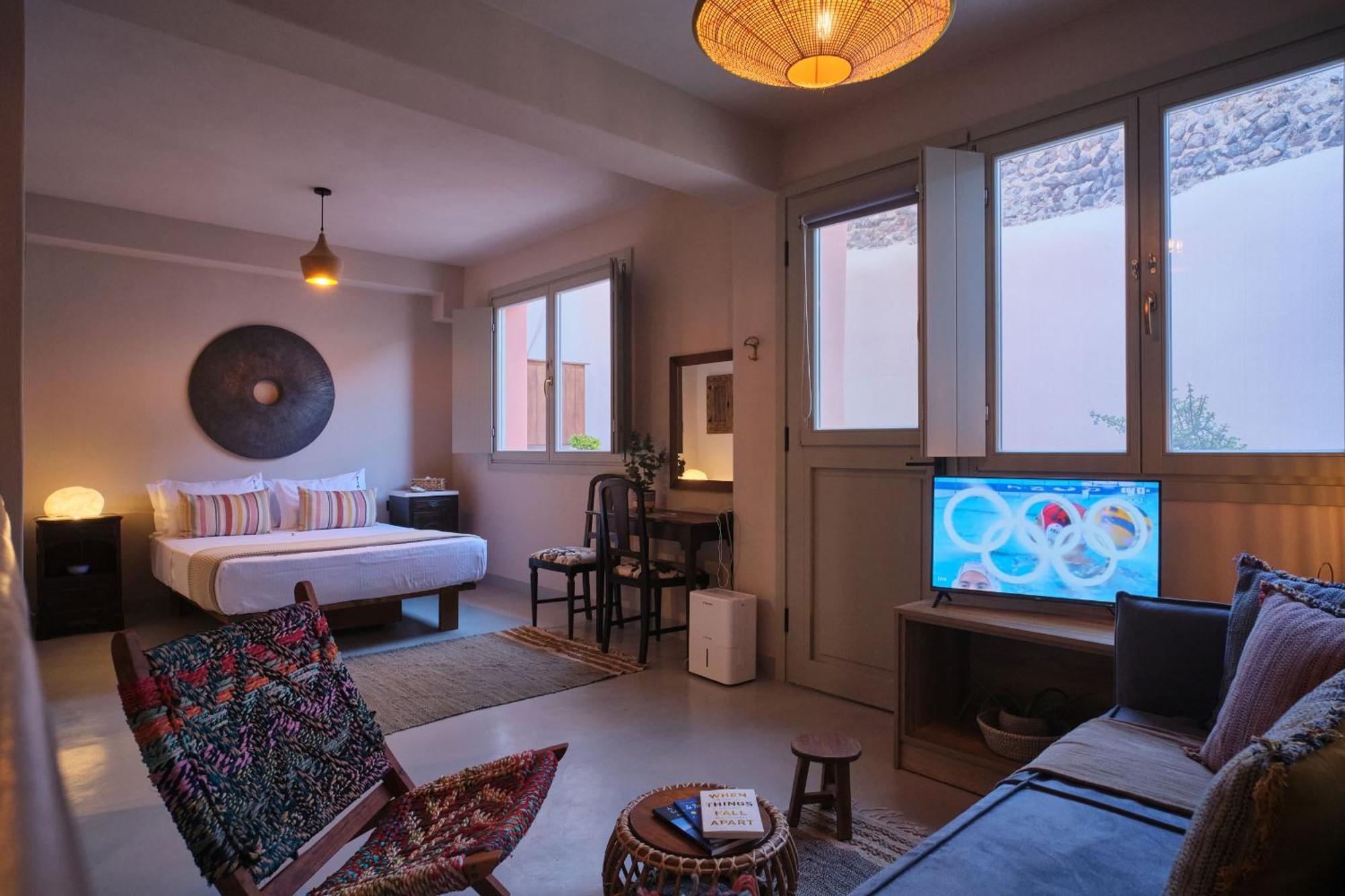 Pink Freud Villas Santorini イア エクステリア 写真